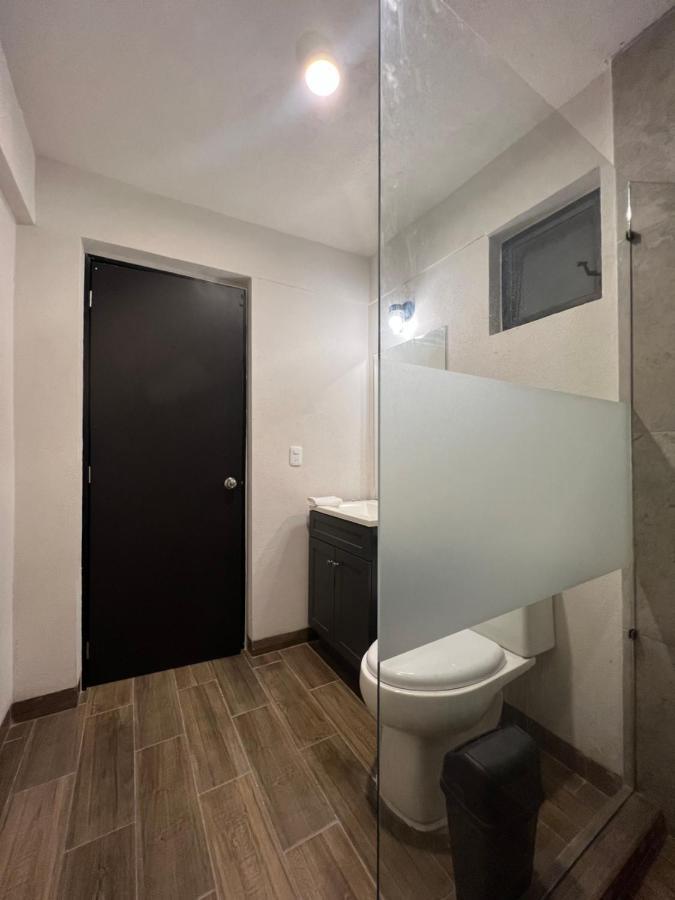 Hotel Tia Flora Леон Екстериор снимка