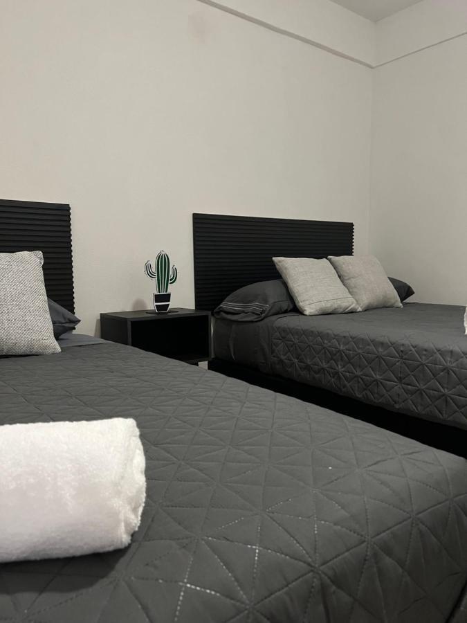 Hotel Tia Flora Леон Екстериор снимка