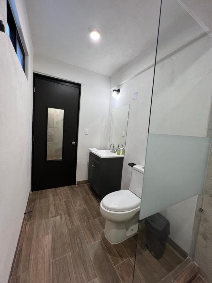 Hotel Tia Flora Леон Екстериор снимка