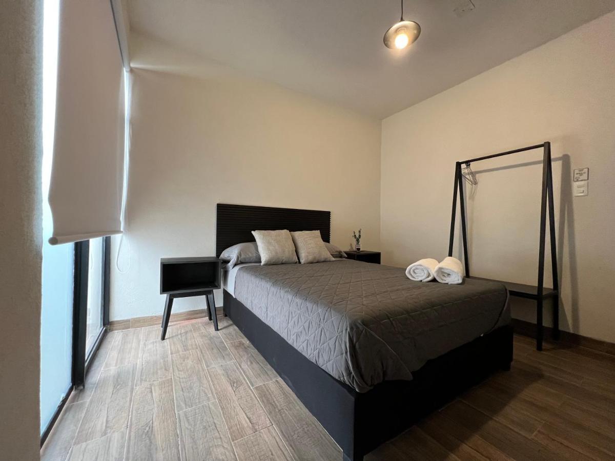 Hotel Tia Flora Леон Екстериор снимка